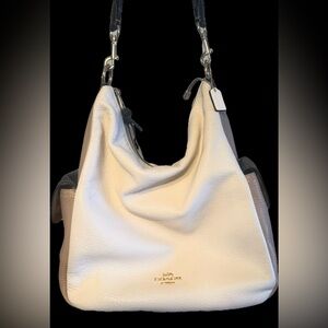 Coach Edi 31 Pebble, Leather Shoulder Bag Chalk/Tan – Authentic -